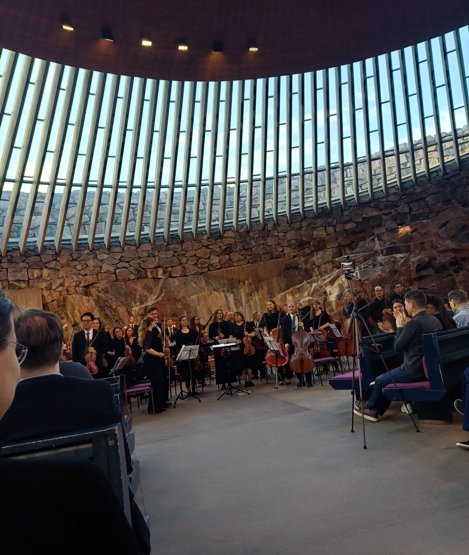 concerto in chiesa pietra e vetro – Copia